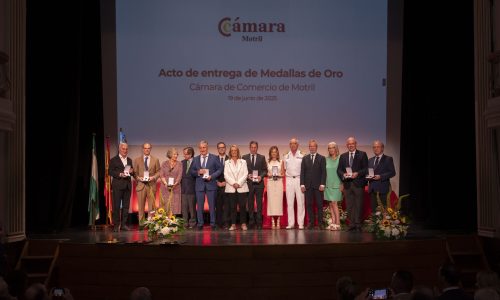 1000294058-2000x1331